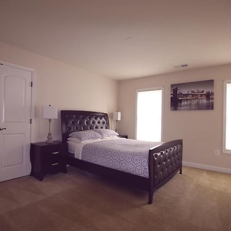 Luxury Villa And Apartments Fairfax Exterior photo