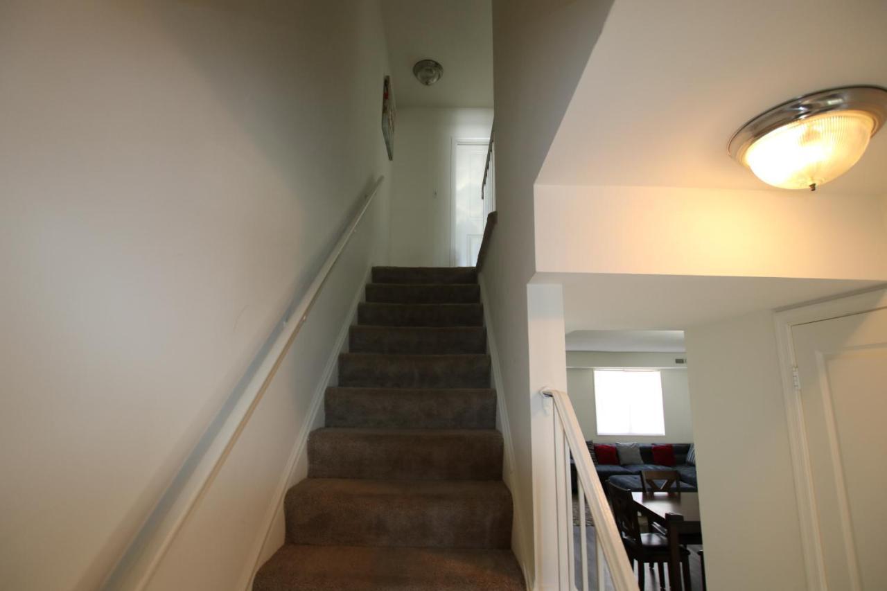 Luxury Villa And Apartments Fairfax Exterior photo